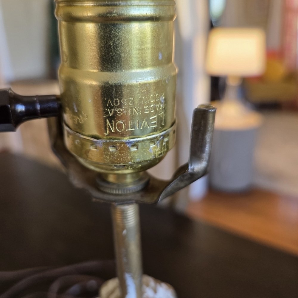 Vintage Cherub Table Lamps Off White Gold Hues Matching Set - Picture 10 of 16